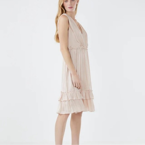 NWT BCBG Everett Pink Tiered MIDI - Picture 4 of 5